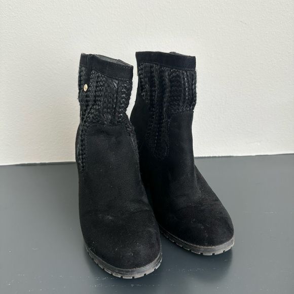 Juicy couture Black Suede Ankle Heel Braided Booties Size 8.5 - Picture 2 of 7